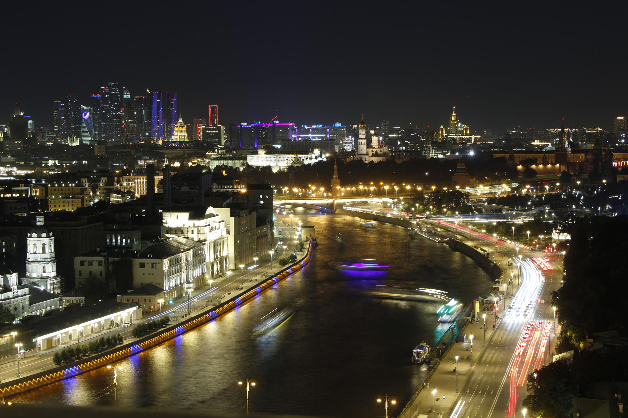 View from a high-rise building on Kotelnicheskaya Embankment - My, Moscow, Kotelnicheskaya Embankment, Photo on sneaker, Longpost