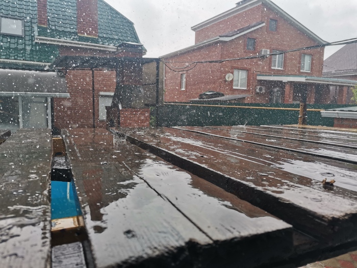 Первый дождь сентября.))