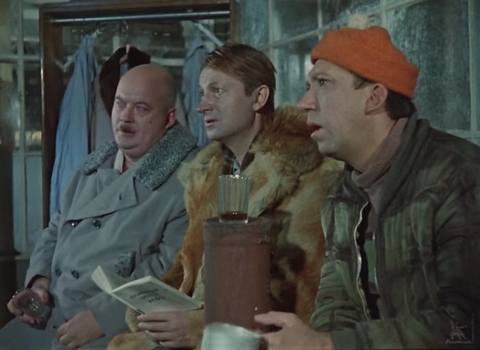 Та же троица. Базовый гардероб.