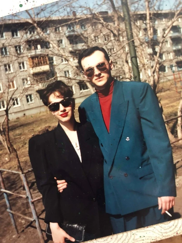 Интересные фотографии 90 -х (часть 118) 90-е, Детство 90-х, Фотография, Знаменитости, Эпоха, Маски-шоу (телесериал), Иванушки International, Сергей Супонев, Юрий Лужков, Надежда Кадышева, Джохар Дудаев, Владимир Жириновский, Борис Ельцин, Буденновск, Демо, Пьер Карден, Звездный час, Стена Цоя, Рейв, Игорь Сорин, Длиннопост Интересные фотографии 90 -х (часть 118) 90-е, Детство 90-х, Фотография, Знаменитости, Эпоха, Маски-шоу (телесериал), Иванушки International, Сергей Супонев, Юрий Лужков, Надежда Кадышева, Джохар Дудаев, Владимир Жириновский, Борис Ельцин, Буденновск, Демо, Пьер Карден, Звездный час, Стена Цоя, Рейв, Игорь Сорин, Длиннопост