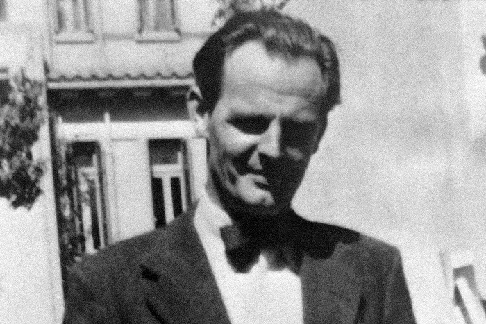    ,   . :  , via Wikimedia Commons