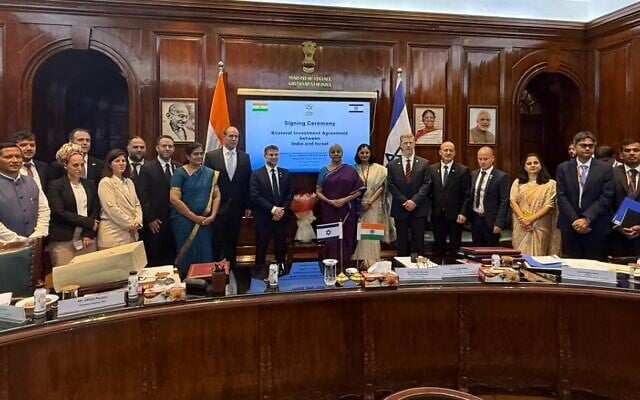           (  )        - 8  2025 . (   )