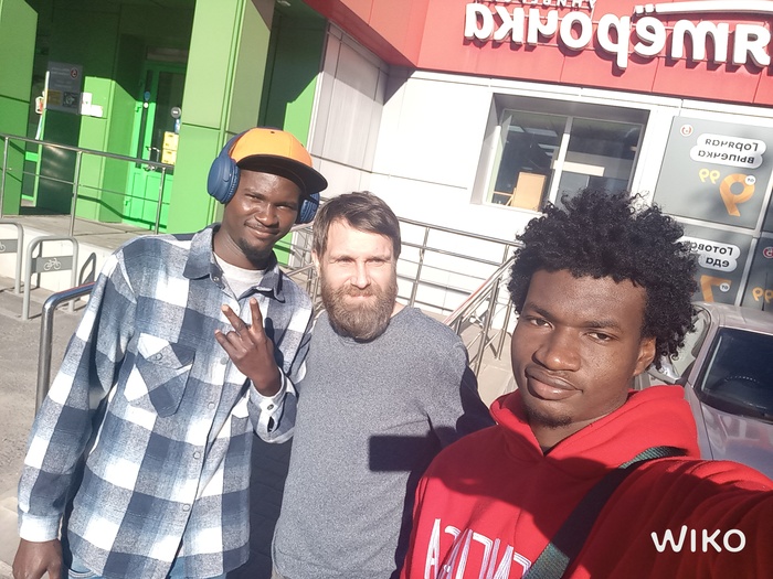 Живу в Курске, здесь все воюют