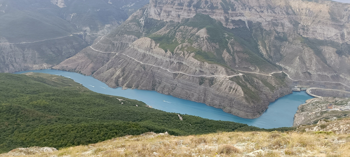 <a href="https://pikabu.ru/story/otvet_na_post_topo_chemu_ya_bolshe_vsego_budu_skuchatgrozyiletodo_novyikh_vstrech_13181357?u=https%3A%2F%2Fwww.google.com%2Fmaps%3Fq%3Dloc%3A43.0444984%2C46.8332977&t=%D0%92%D0%B8%D0%B4&h=02cd78634de5b8615296969716559d38212a95d4" title="https://www.google.com/maps?q=loc:43.0444984,46.8332977" target="_blank" rel="nofollow noopener">Вид</a> на Сулакский каньон, Дагестан