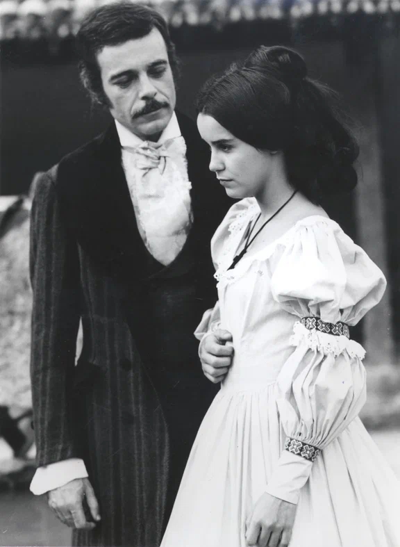 РАБЫНЯ ИЗАУРА