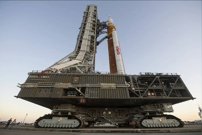 Фото 4. 2022 сверхтяжелая SLS