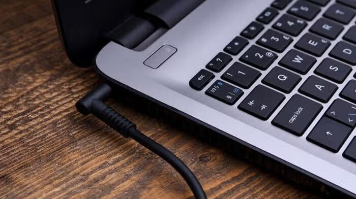 Думал, что делаю всё правильно, а через 1,5 года батарея сдохла. Как я угробил ноутбук своими привычками