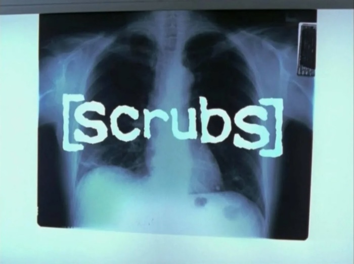 В сериале эту оплошность исправляет Ким Бриггс (актриса Элизабет Бэнкс) - она переворачивает снимок и говорит, что это ее раздражало несколько лет.