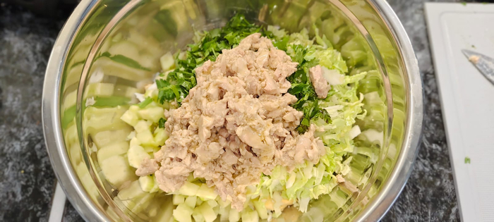 Добавляю в миску