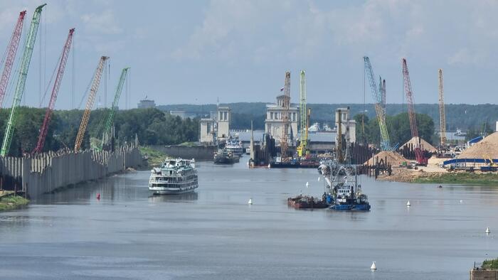 Даже на Волге бывают пробки!