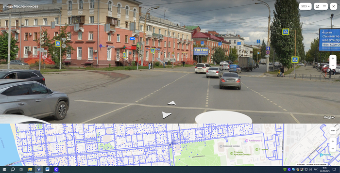 даже на снимке яндекс панорамы в этом месте серебристая машина рядность не соблюдает. место проклятое)