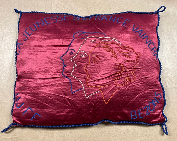 .   70-    . .        . . 1949 . :  , ,  , , .