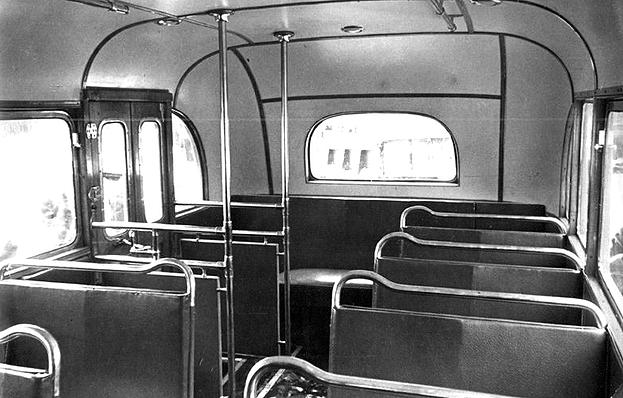 Салон автобуса. Для 30-х годов прошлого века, даже очень неплохо!