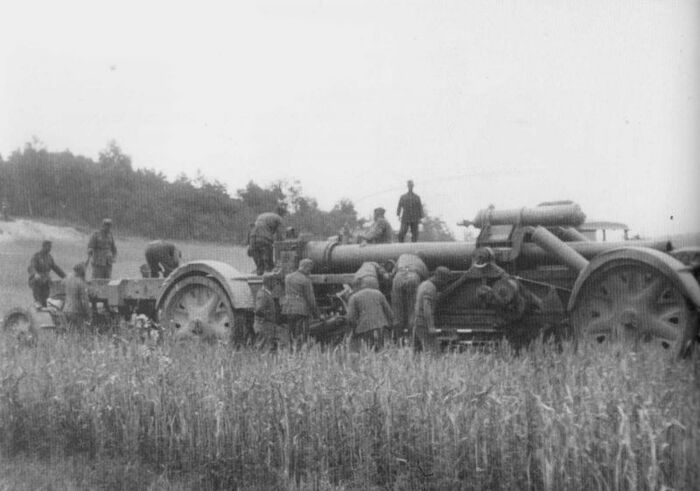 Mörser 18 в походном положении