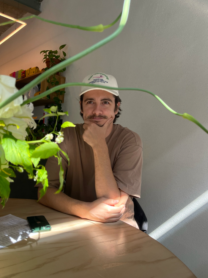 Это я сижу и жду, когда же вы мне напишите)