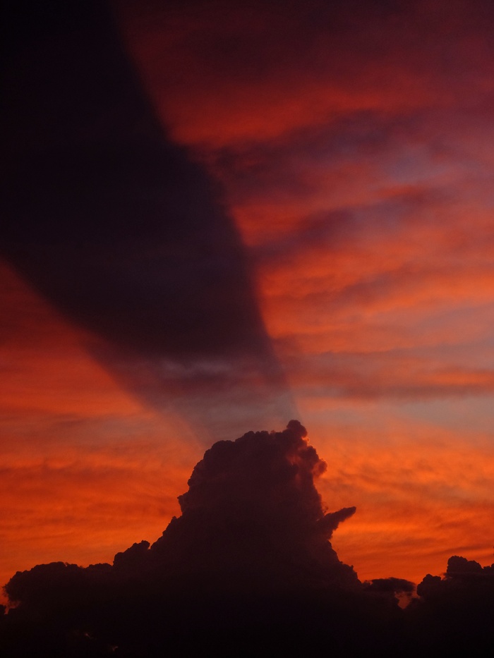 Тень на небе