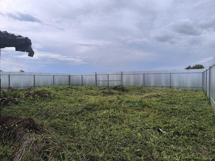 В правом углу будет огород, в левом — парковочное место.