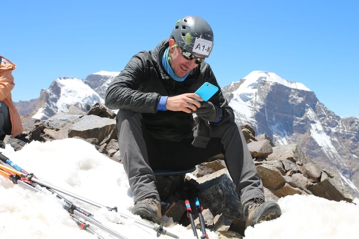 Стас, завхоз. Всю дорогу мы его хорошо напрягали перебросками с едой, а еще 32-кг рюкзаком.