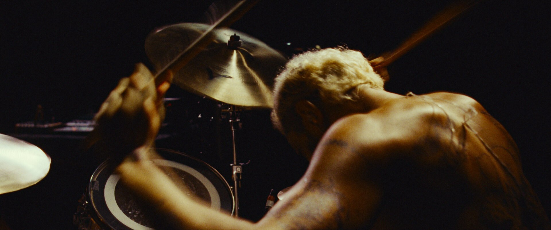 Звук металла / Sound of Metal (2019) - Серия Честные рецензии, Рецензия, Советую посмотреть, Фильмы, Голливуд, Драма, Глухота, Музыка, Риз Ахмед, Оливия Кук, Язык жестов, За и против, 2019