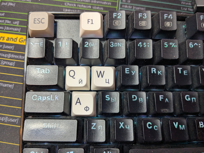 разница не только во внешнем виде но и в профиле кейкапов