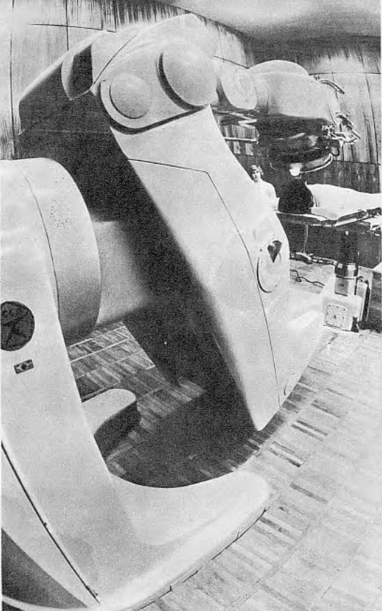 СССР был в числе мировых лидеров по производству изотопов медицинского назначения и выпуску специальной аппаратуры для радиационной терапии и диагностики.