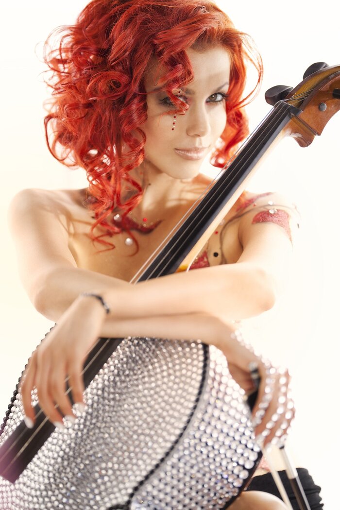 MISS KRYSTLE c синглом 2025 года Say To Me ALTERNATIVE ROCK/DARK POP