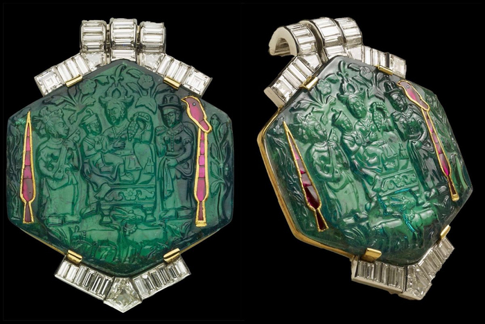 Брошь Cartier 1936 года, с индийским изумрудом,обработанным в XVI-XVII веках