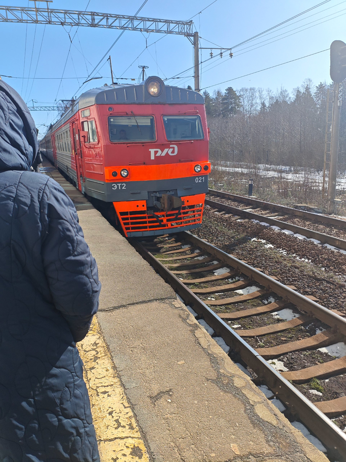 Фото моего друга от 13 апреля 2025 года, что ж, так и не успел на нем прокатиться…