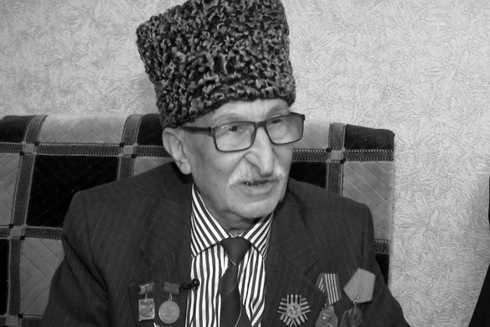 Джагафар Дауров в 12 лет, рискуя жизнью, спас раненого бойца. Из тела мальчика потом извлекли более 30 осколков