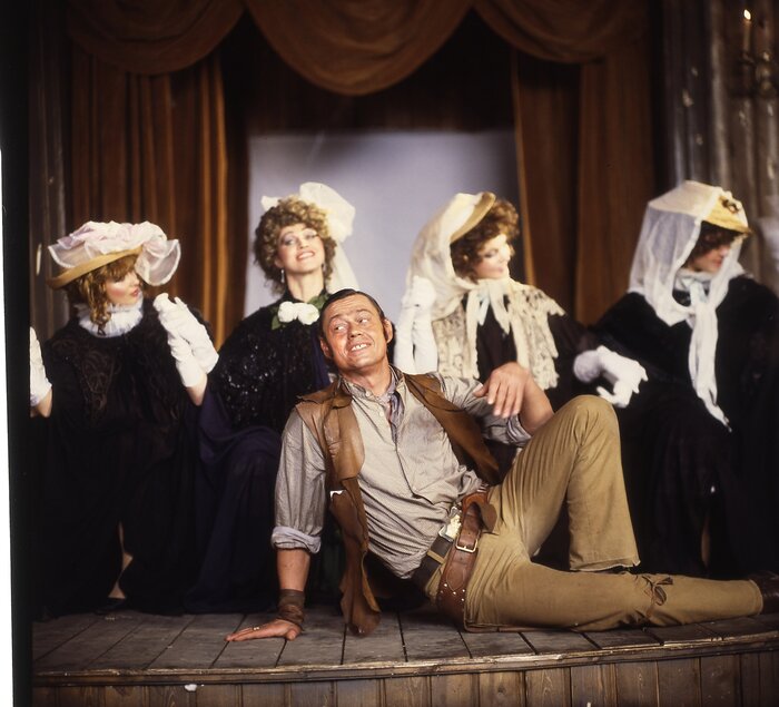 Николай Караченцов на съемках фильма "Человек с бульвара Капуцинов", 1987 год.