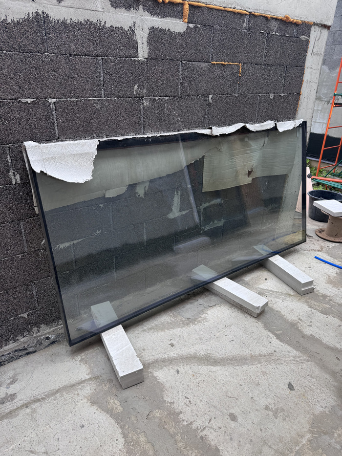 Раза три таскал его с места на место по участку, вечно мешал :)