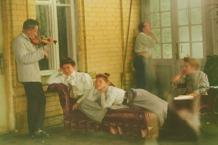 Неизвестный автор. Соколовы-Бородины на даче. 1900-е.