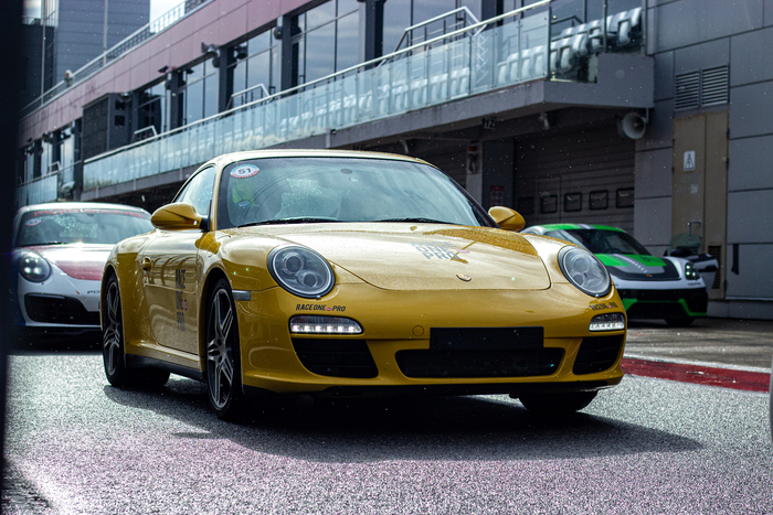 Ƹ Porsche 911 Carrera 4s