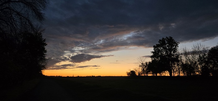 Ответ на пост «Просто хочу поделиться фотографией, которую у себя нашел а архиве»