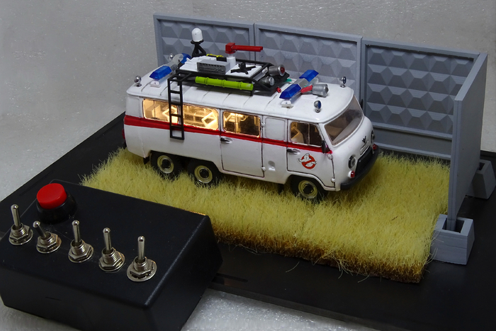 Рис. 17. Модель УАЗ-452К на службе у Охотников за привидениями в СССР с горящим светом в салоне