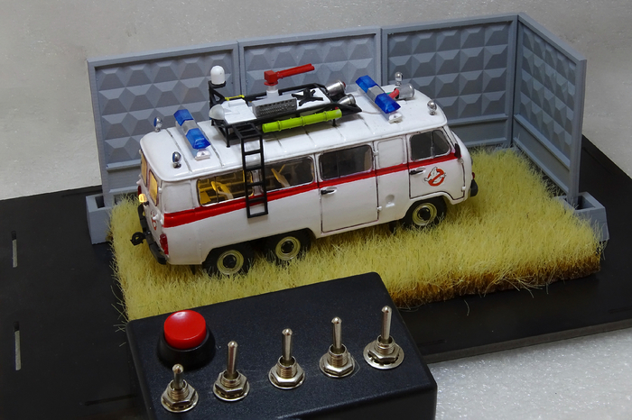 Рис. 18. Модель УАЗ-452К на службе у Охотников за привидениями в СССР с горящим фонарём заднего хода