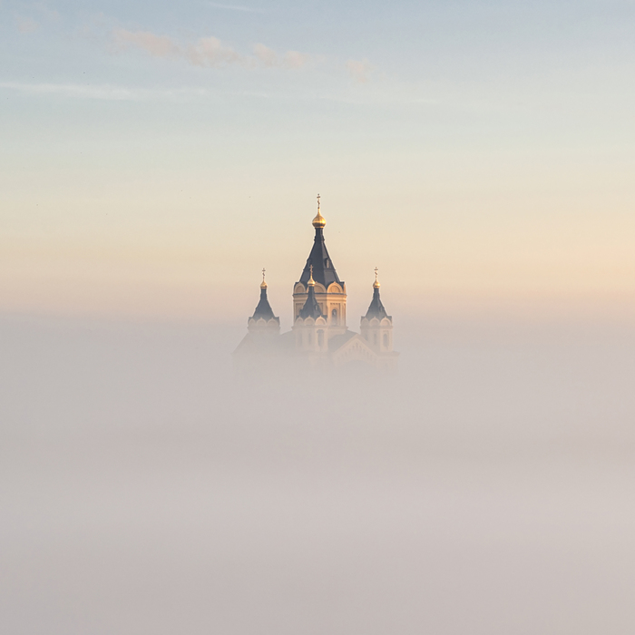 Храм в облаках