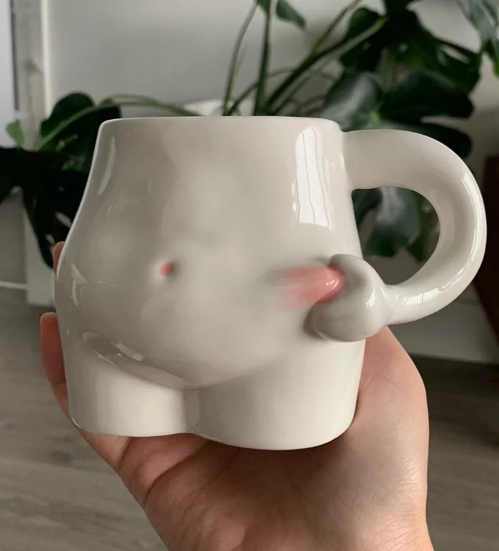 Классная кружка! почему она полетела в меня, когда подарил ее жене?