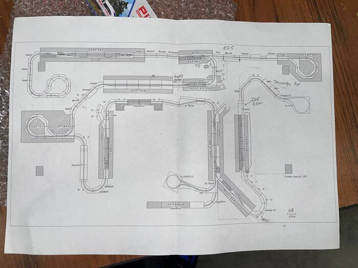 Общая схема макета. На ней он не кажется большим, но в реале он действительно огромный.
