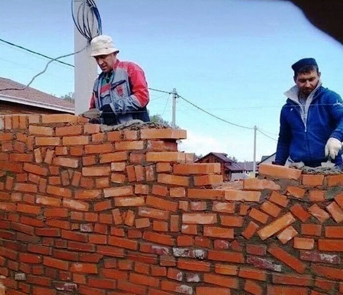 Рашан, главное чтоб хозяин не заметил, что мы не по уровню кирпич кладем)