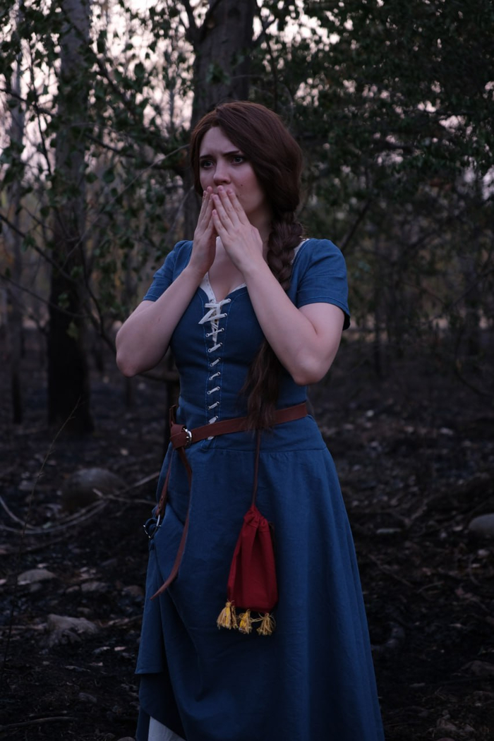 Это фото сделано на пепелище в парке, который потушили буквально за пару часов до этого. Запах гари там стоял невообразимый