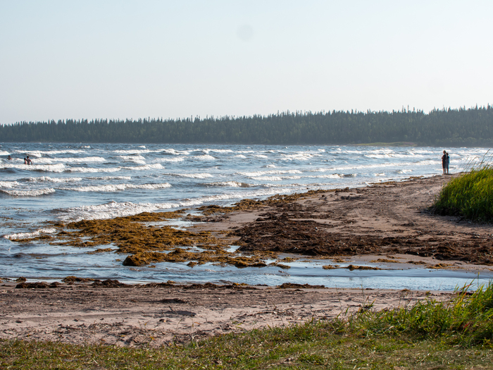 Дорога до этно музея "Тоня Тетерина" проходит вдоль берега моря, дорога сейчас полностью под водой.