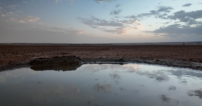 После дождя, вода в некоторых местах может стоять неделями