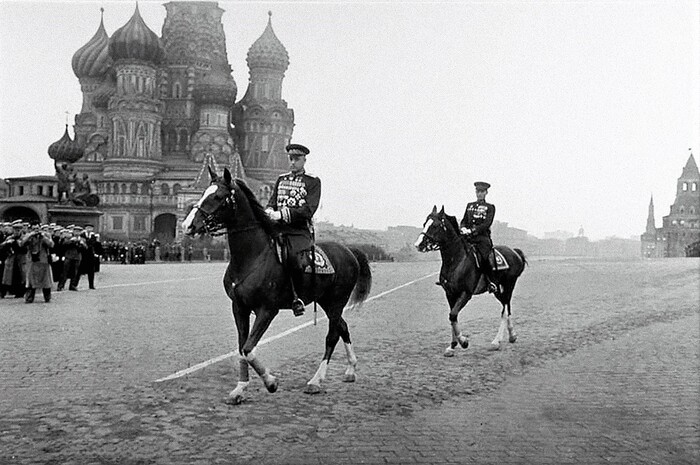 Командующий парадом Маршал Советского Союза К.К. Рокоссовский