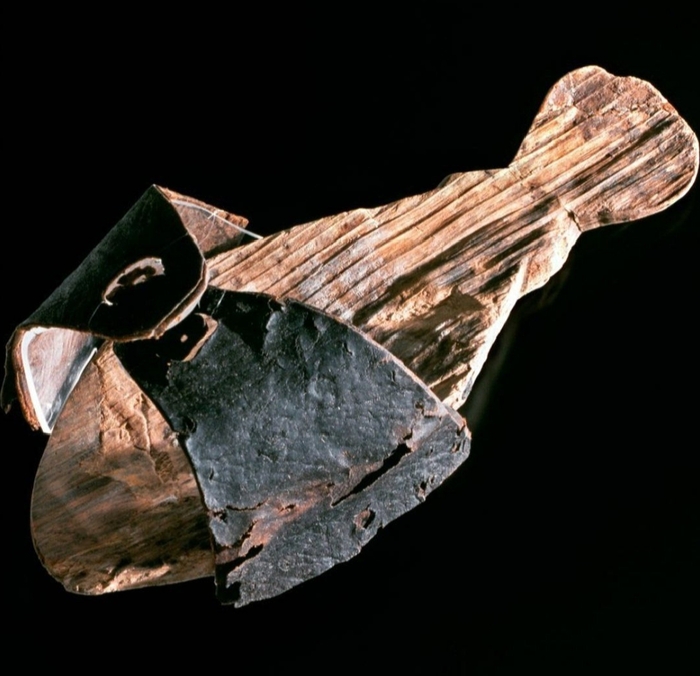 Средневековая колодка против грязи на обуви