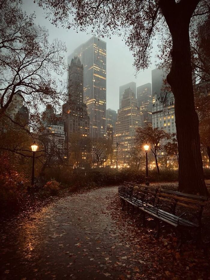 Поставлю тег контент нейросетей, не может же быть чтобы людей совсем не было