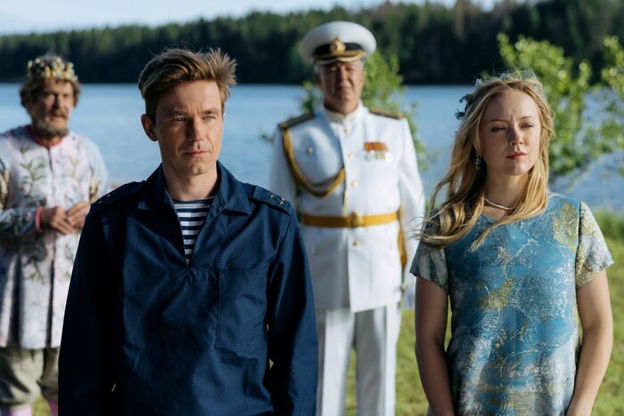 Не советую идти в кино, но народ бежит и уже собрали 15 млн $ ( даже с накруткой оценка сейчас 5,5 из 10)