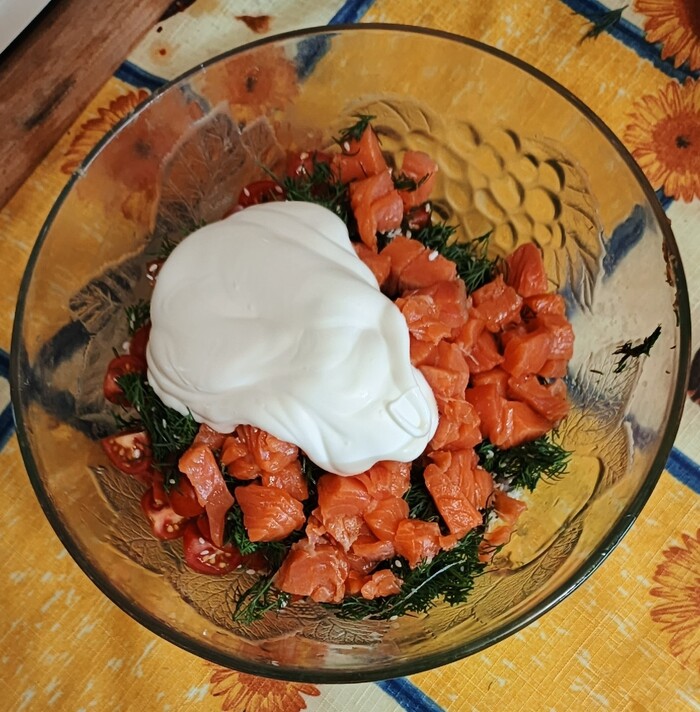 Добавляем майонез, перемешиваем