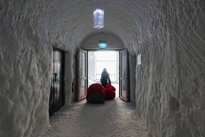 -: Icehotel