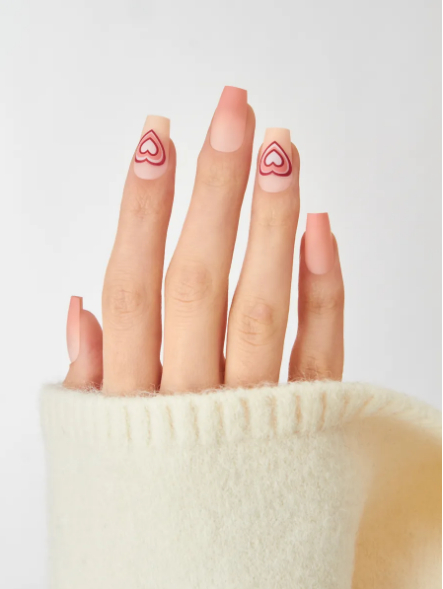 Длинные накладные ногти с дизайном